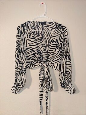 Tie-Front Zebra Print Crop Top in Black & White